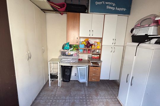 Quarto de Serviço de casa à venda com 3 quartos, 200m² em Jardim, Santo André