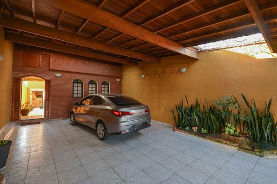 Garagem de casa para alugar com 3 quartos, 240m² em Terceira Divisão de Interlagos, São Paulo