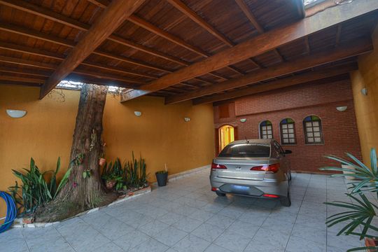 Garagem de casa para alugar com 3 quartos, 240m² em Terceira Divisão de Interlagos, São Paulo