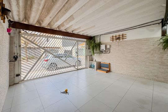 Garagem de casa à venda com 4 quartos, 200m² em Vila Monumento, São Paulo