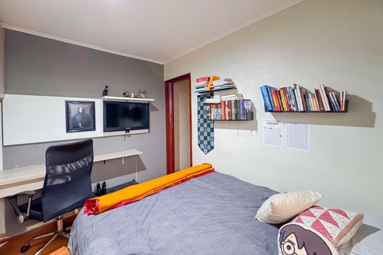Quarto 2 de casa à venda com 4 quartos, 200m² em Vila Monumento, São Paulo