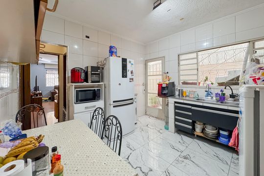 Cozinha de casa à venda com 4 quartos, 200m² em Vila Monumento, São Paulo