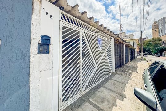 Fachada de casa à venda com 4 quartos, 200m² em Vila Monumento, São Paulo
