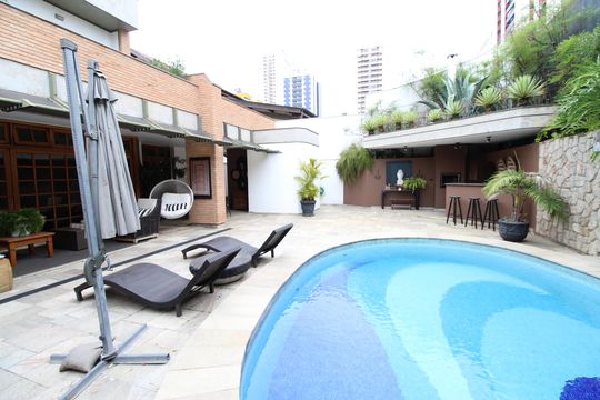 Área Externa de casa de condomínio para alugar com 4 quartos, 450m² em Jardim das Colinas, São José dos Campos