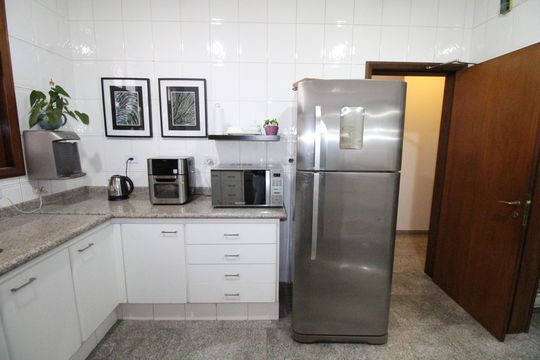 Cozinha de casa de condomínio para alugar com 4 quartos, 450m² em Jardim das Colinas, São José dos Campos