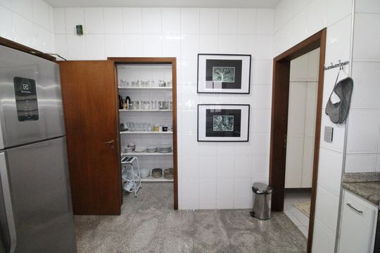 Cozinha de casa de condomínio para alugar com 4 quartos, 450m² em Jardim das Colinas, São José dos Campos