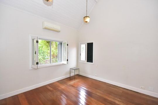 Suíte 3 de casa à venda com 3 quartos, 279m² em Jardim Panorama, São Paulo