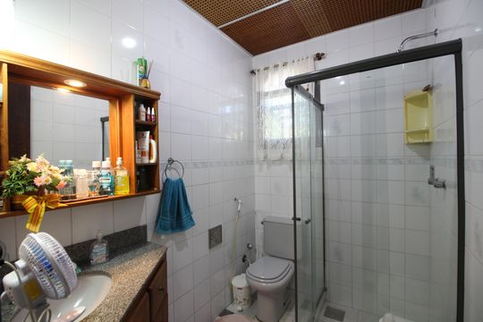 Casa 2 - Banheiro Social 2 de casa de condomínio à venda com 4 quartos, 870m² em Jacarepaguá, Rio de Janeiro
