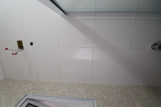 Banheiro da Suíte 1 de casa para alugar com 2 quartos, 60m² em Vila Mazzei, São Paulo