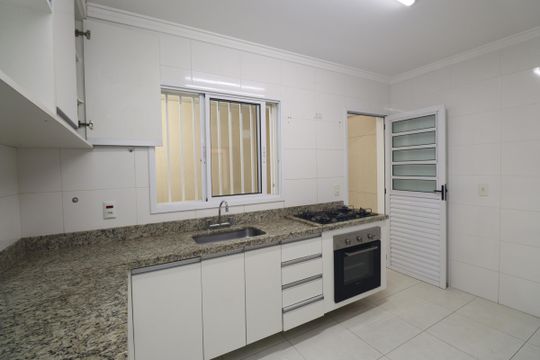 Sala / Cozinha  de casa para alugar com 2 quartos, 60m² em Vila Mazzei, São Paulo