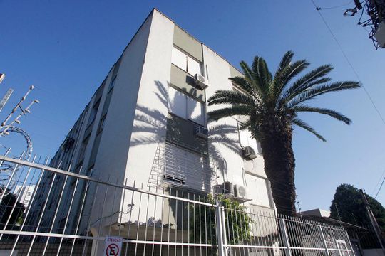 Fachada de apartamento para alugar com 1 quarto, 50m² em Santana, Porto Alegre