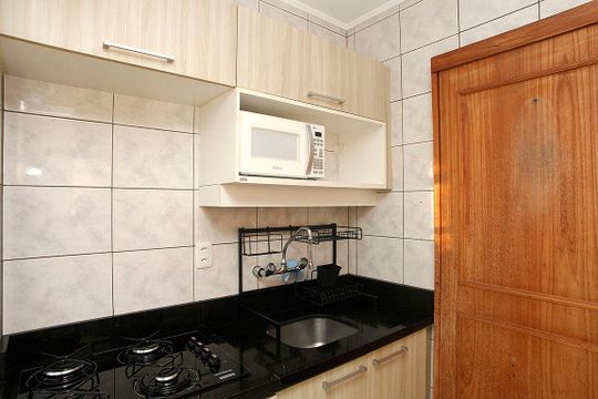 Cozinha de apartamento para alugar com 1 quarto, 50m² em Santana, Porto Alegre