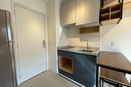 Cozinha de kitnet/studio para alugar com 1 quarto, 24m² em Butantã, São Paulo