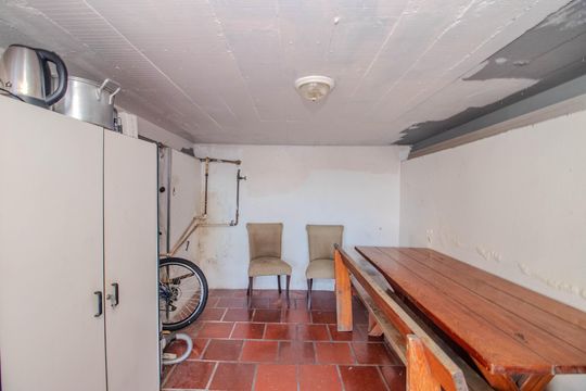 Pátio de casa à venda com 3 quartos, 160m² em Jardim Itu, Porto Alegre