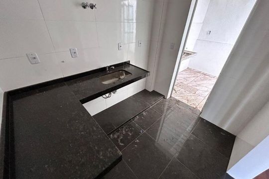 Casa à venda com 2 quartos, 127m² em Salgado Filho, Belo Horizonte