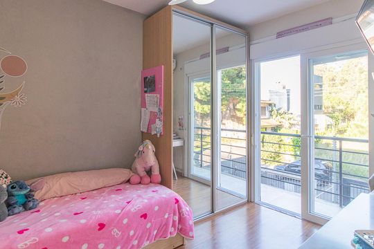 Quarto 2 de casa à venda com 3 quartos, 230m² em Espírito Santo, Porto Alegre