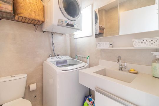 Área de Serviço de casa à venda com 3 quartos, 230m² em Espírito Santo, Porto Alegre