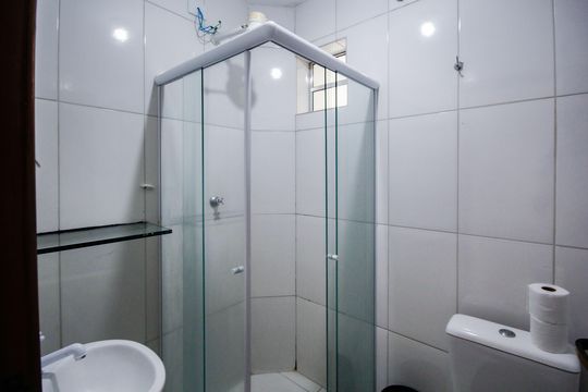 Banheiro de apartamento para alugar com 1 quarto, 49m² em Vila America, São Paulo