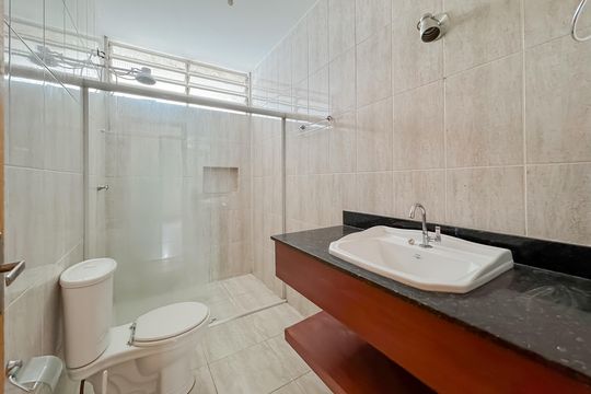 Banheiro Corredor de casa à venda com 3 quartos, 194m² em Paraíso, São Paulo