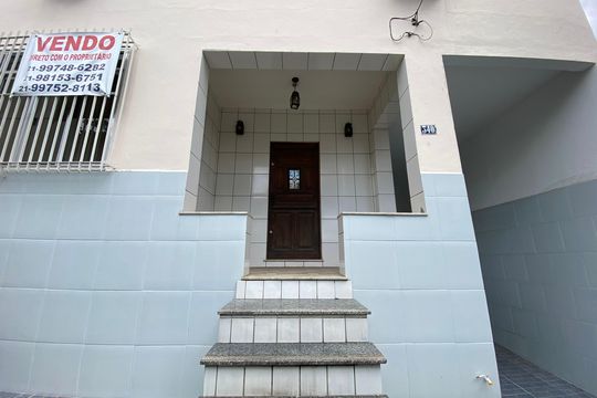 Fachada de casa à venda com 4 quartos, 284m² em Del Castilho, Rio de Janeiro