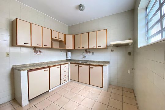Cozinha de casa à venda com 4 quartos, 284m² em Del Castilho, Rio de Janeiro
