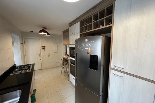 Cozinha de apartamento à venda com 3 quartos, 250m² em Santa Teresinha, São Paulo
