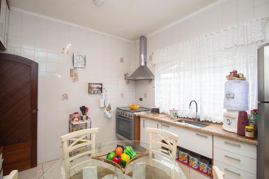 Cozinha de casa à venda com 3 quartos, 400m² em Bortolândia, São Paulo