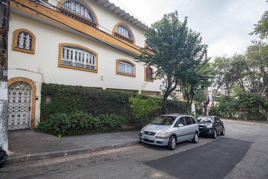 Fachada de casa à venda com 3 quartos, 400m² em Bortolândia, São Paulo