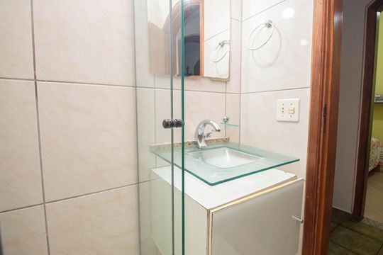 Banheiro de casa à venda com 3 quartos, 400m² em Bortolândia, São Paulo