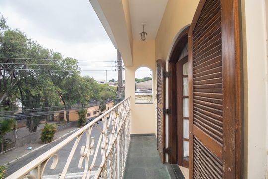 Varanda de casa à venda com 3 quartos, 400m² em Bortolândia, São Paulo
