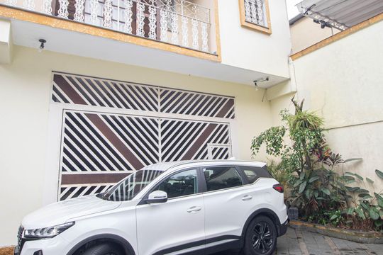 Garagem de casa à venda com 3 quartos, 400m² em Bortolândia, São Paulo