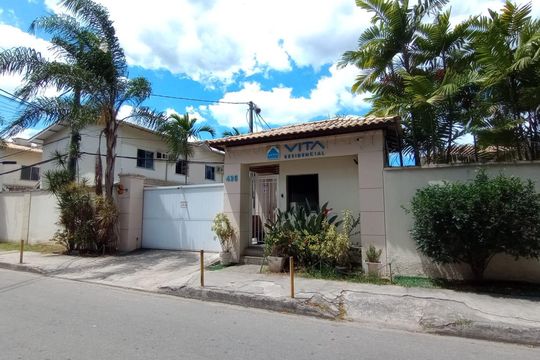 Fachada de casa de condomínio à venda com 2 quartos, 70m² em Taquara, Rio de Janeiro