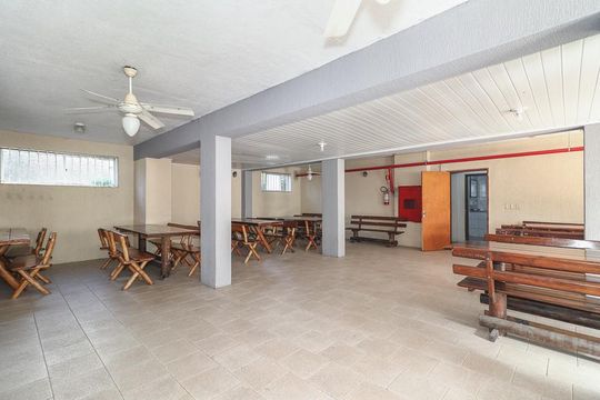Área comum - Salão de festas de apartamento à venda com 2 quartos, 56m² em Jardim Sabará, Porto Alegre