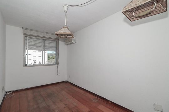Apartamento à venda com 2 quartos, 56m² em Jardim Sabará, Porto Alegre