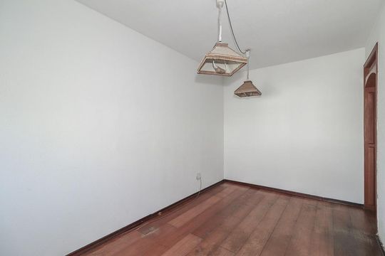 Sala de apartamento à venda com 2 quartos, 56m² em Jardim Sabará, Porto Alegre