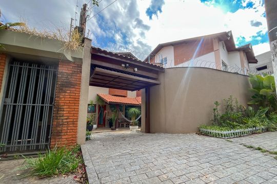 Fachada de casa à venda com 5 quartos, 580m² em City América, São Paulo