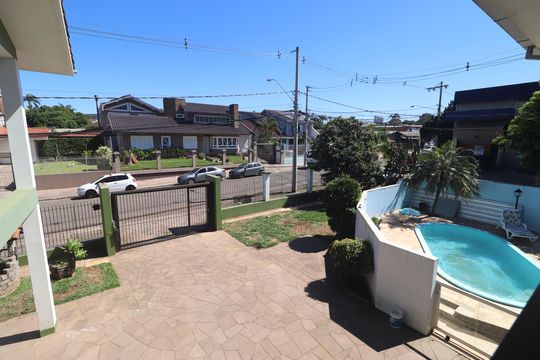 Sacada de casa à venda com 4 quartos, 350m² em São Jorge, Novo Hamburgo