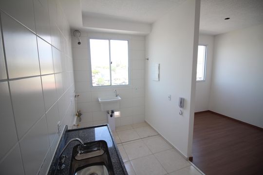 Cozinha  de apartamento à venda com 2 quartos, 45m² em Novo Riacho, Contagem