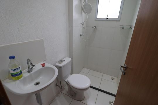 Banheiro de apartamento para alugar com 2 quartos, 42m² em Geraldo Correia de Carvalho, Ribeirão Preto
