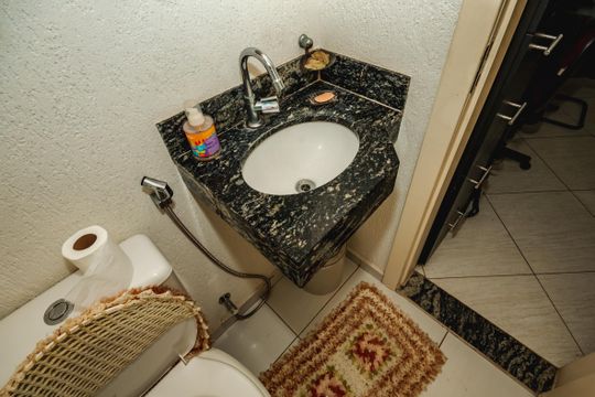 Banheiro de casa à venda com 2 quartos, 75m² em Céu Azul, Belo Horizonte