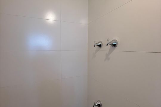 Banheiro  social de kitnet/studio à venda com 1 quarto, 32m² em Itaim Bibi, São Paulo
