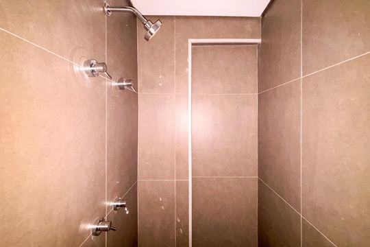 Banheiro Social de apartamento para alugar com 2 quartos, 159m² em Cerqueira César, São Paulo