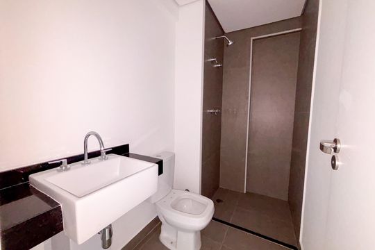 Banheiro Social de kitnet/studio para alugar com 1 quarto, 15m² em Cerqueira César, São Paulo