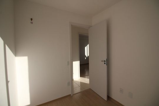 Quarto 1 de apartamento para alugar com 3 quartos, 60m² em Taquara, Rio de Janeiro