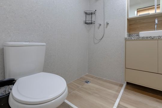 Banheiro de kitnet/studio para alugar com 1 quarto, 24m² em Vila Cordeiro, São Paulo