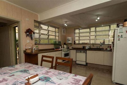 Casa à venda com 4 quartos, 223m² em Vila Romana, São Paulo