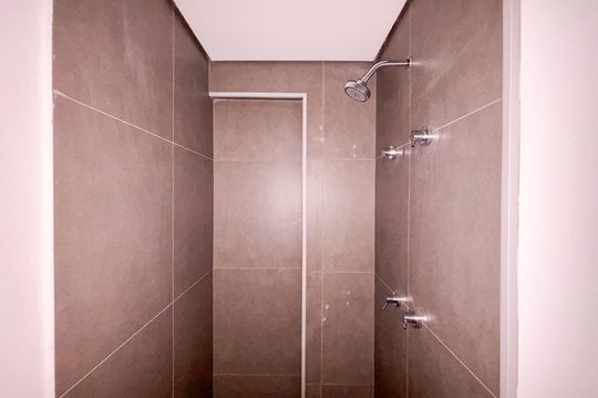Banheiro de kitnet/studio para alugar com 1 quarto, 35m² em Cerqueira César, São Paulo