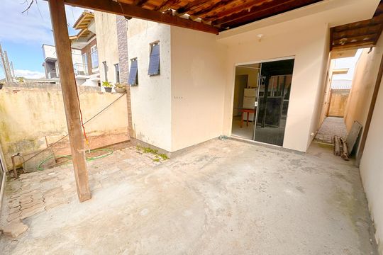 Garagem de casa para alugar com 2 quartos, 135m² em São João do Rio Vermelho, Florianópolis