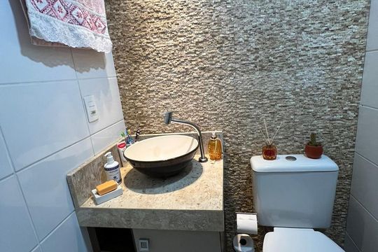 Banheiro de apartamento à venda com 2 quartos, 47m² em Jardim Umarizal, São Paulo