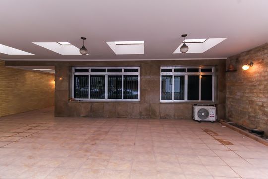 Garagem de casa à venda com 4 quartos, 256m² em Vila Regente Feijó, São Paulo